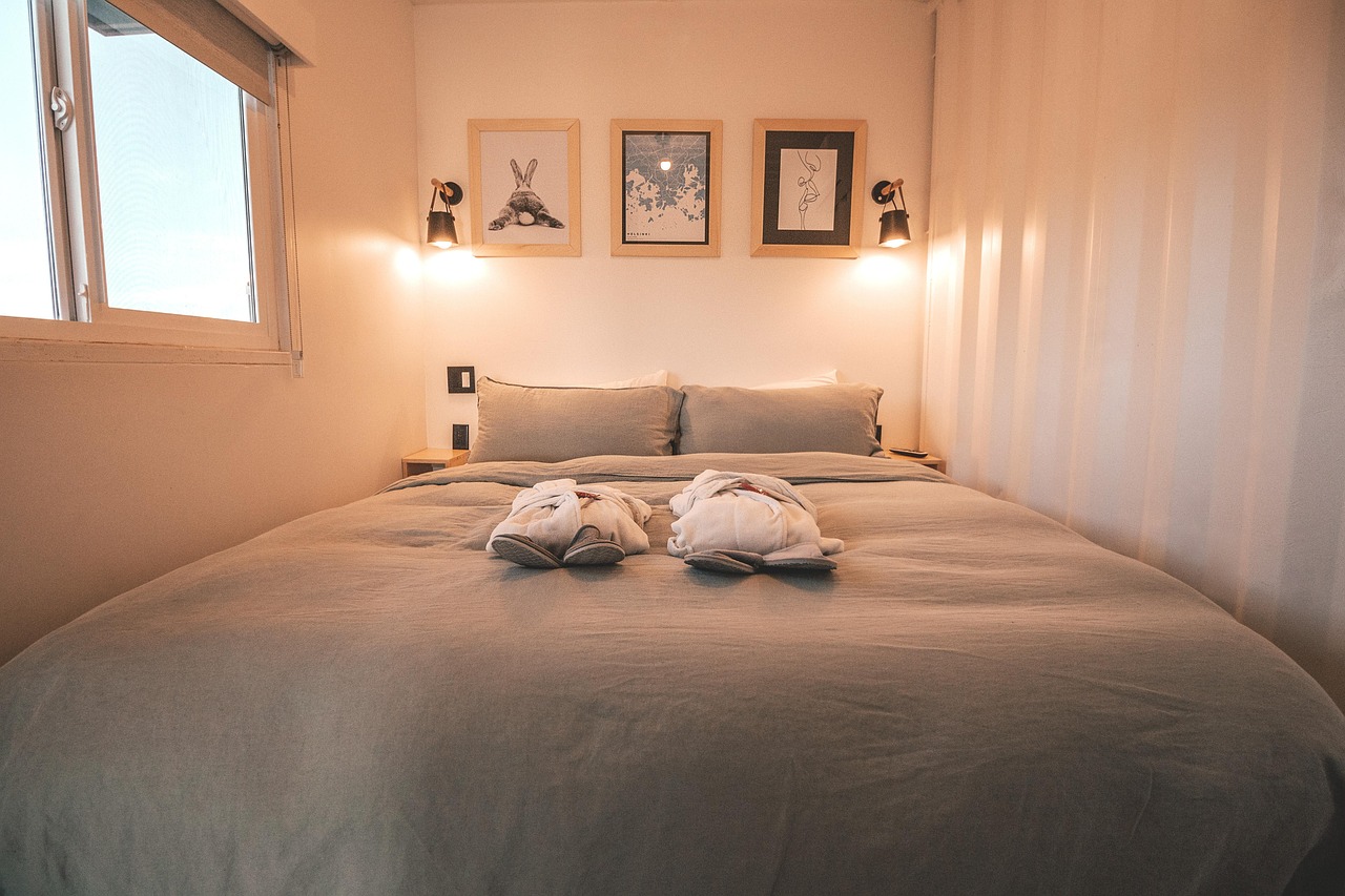 Booking a hotel at the last second: why bots and discount apps don't always work (and what's the safe alternative)